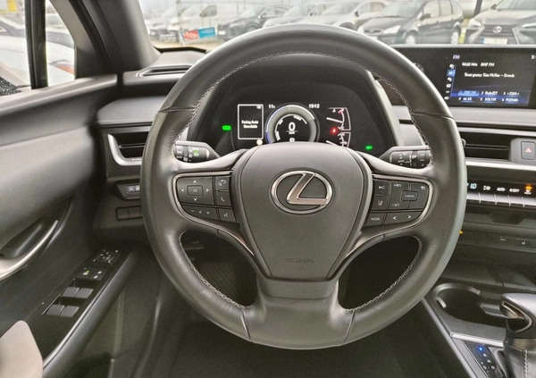 Lexus UX cena 137900 przebieg: 36872, rok produkcji 2019 z Gołdap małe 254